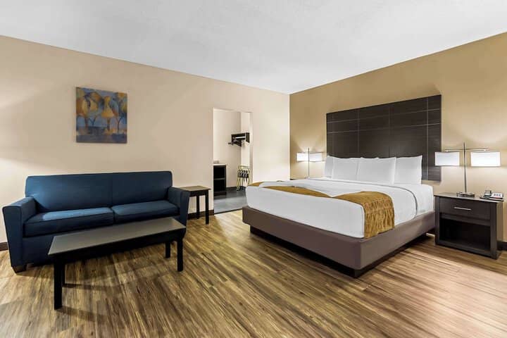 Room 8 of 31