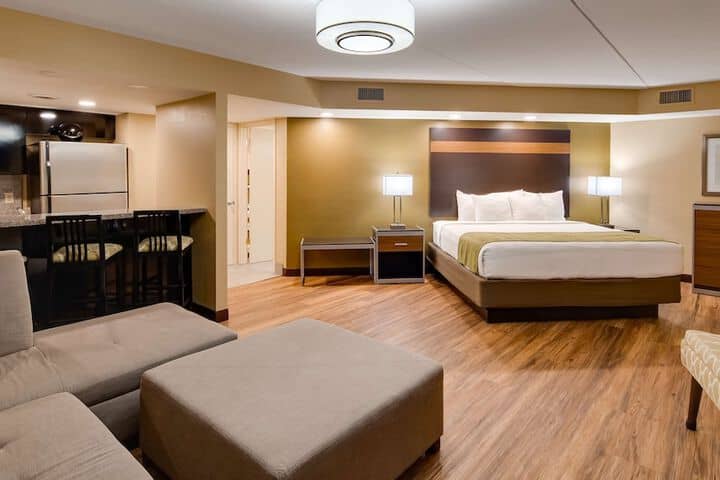 Room 14 of 37