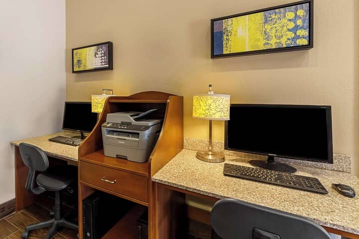 Business Center 31 of 31
