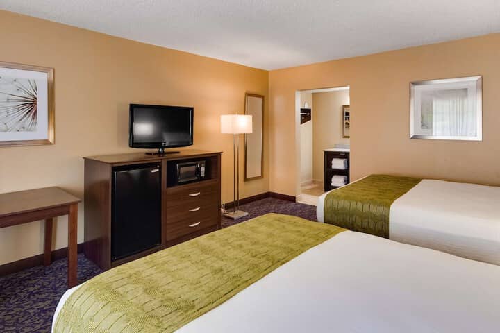 Room 12 of 37