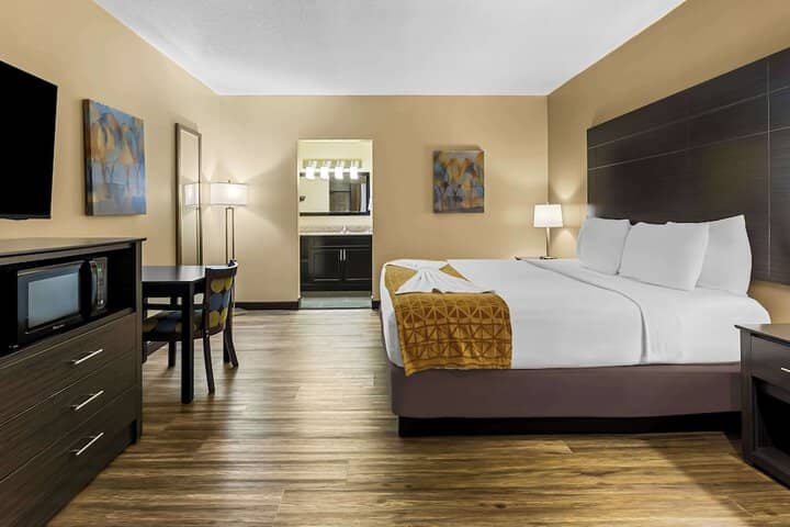 Room 21 of 31