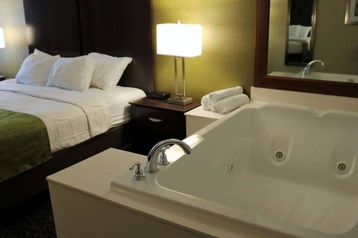 Room 21 of 37