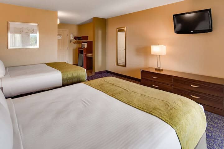 Room 10 of 37