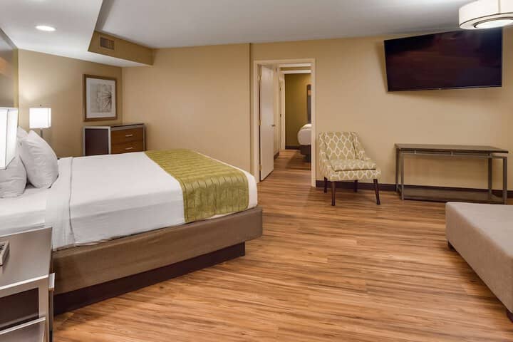 Room 15 of 37