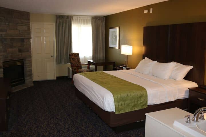 Room 4 of 37